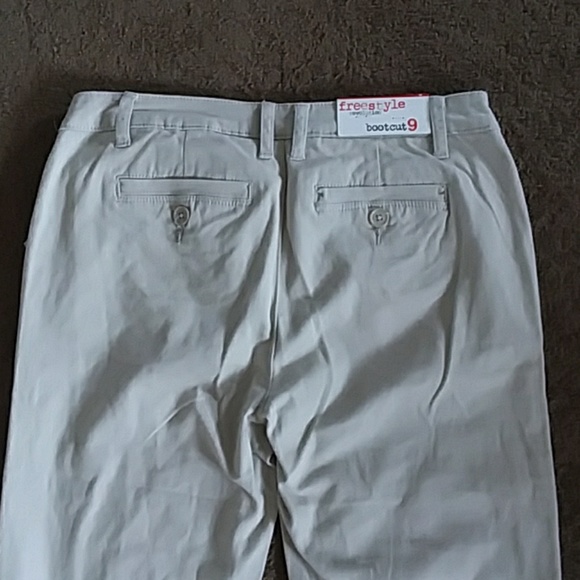 Juniors Freestyle Revolution  Khaki Bootcut Dress Pants SIZE 9  beige  NWT - Picture 1 of 4